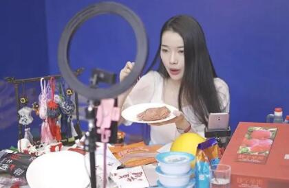 抖音直播唱歌靠什么赚钱_那么多抖音直播唱歌怎么赚钱_抖音直播唱歌能挣多少钱
